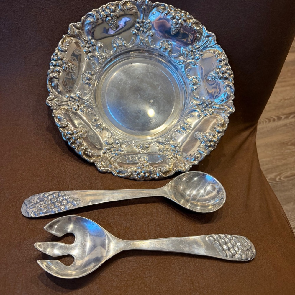 William Adams Silver Plated Grape Vine Serving Platter and Salad Servers Set